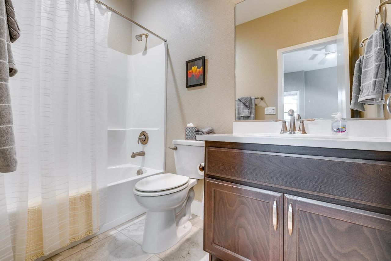 Ideally Located Townhome With 2 Balconies * Sacramento