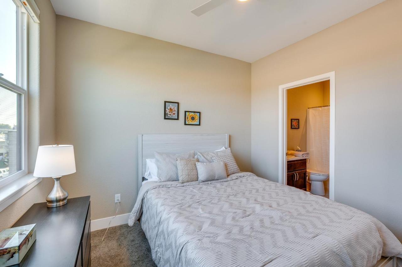 Holiday home Ideally Located Townhome With 2 Balconies
